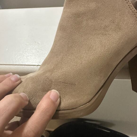 💥QUPID Tan Suede Ankle Booties Women’s size 9 Boots comfy block heel EUC - Picture 9 of 13